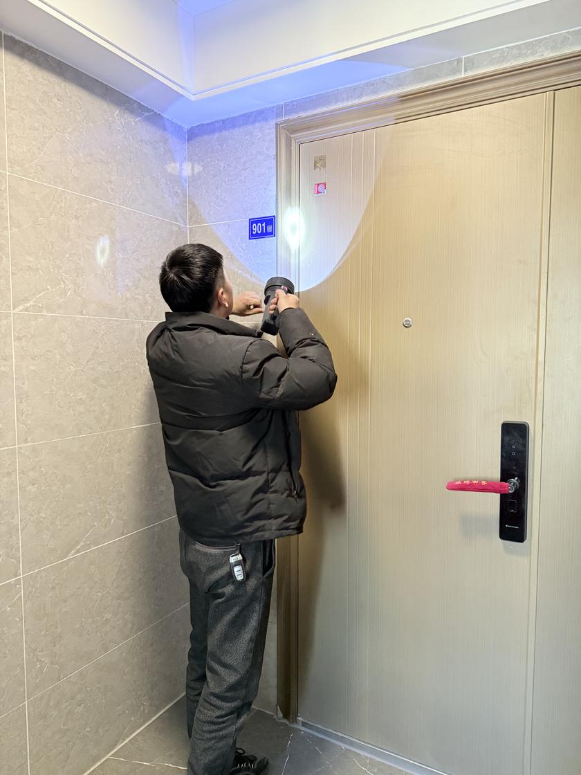 入户门检查现场